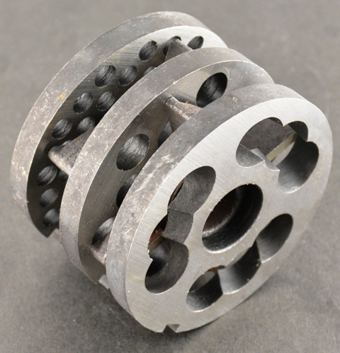 Комплект решеток и ножей с буртом для мясорубок М-75, МИМ-80, М-80, М-50С фото 4 Комплект решеток и ножей с буртом для мясорубок М-75, МИМ-80, М-80, М-50С фото 4